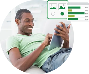 Mann, der eine Werbekampagne durch eine Online-Werbeeffizienzumfrage bewertet.